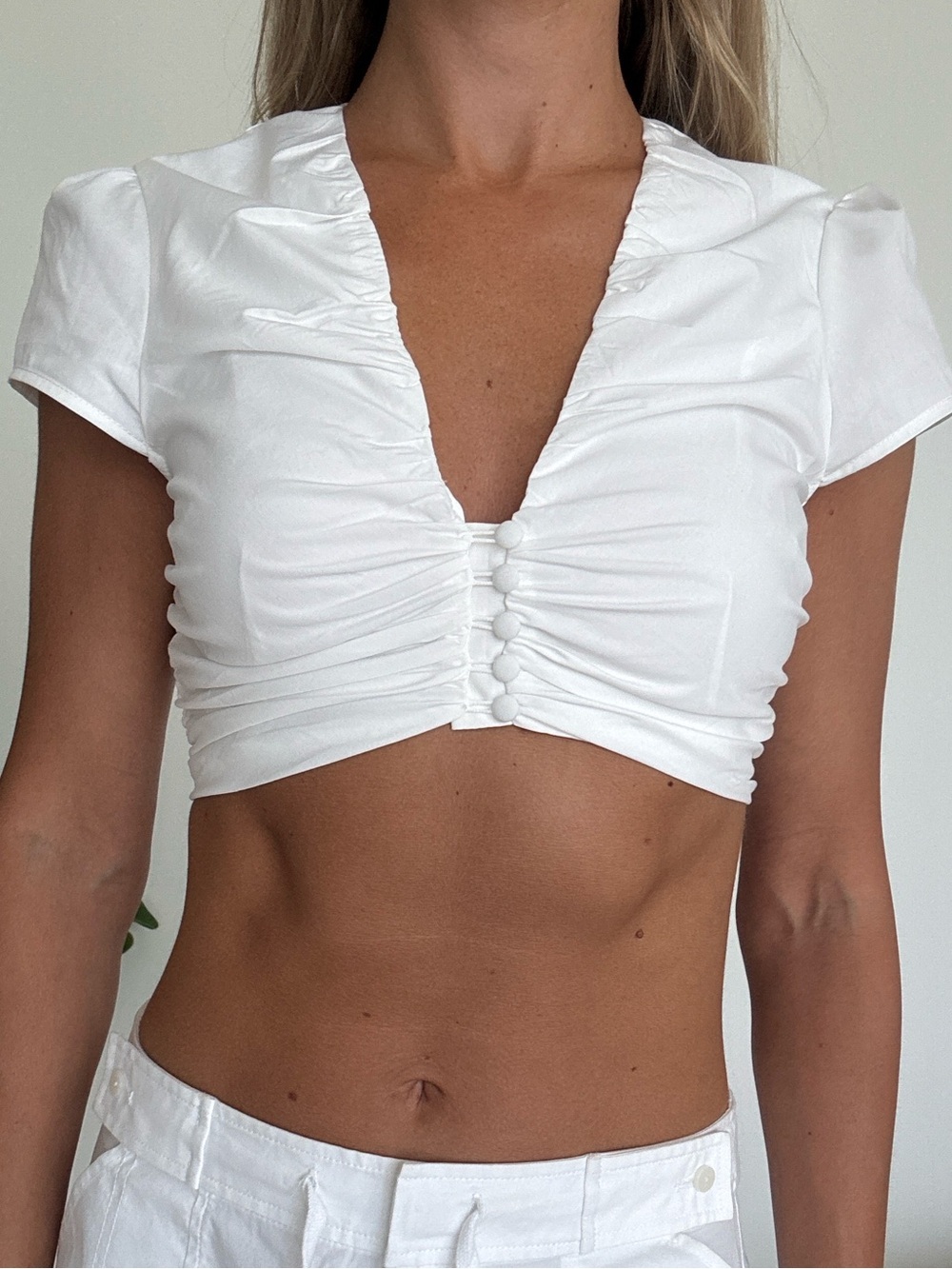 More to Come Women’s White Ruched V-Neck Crop Top